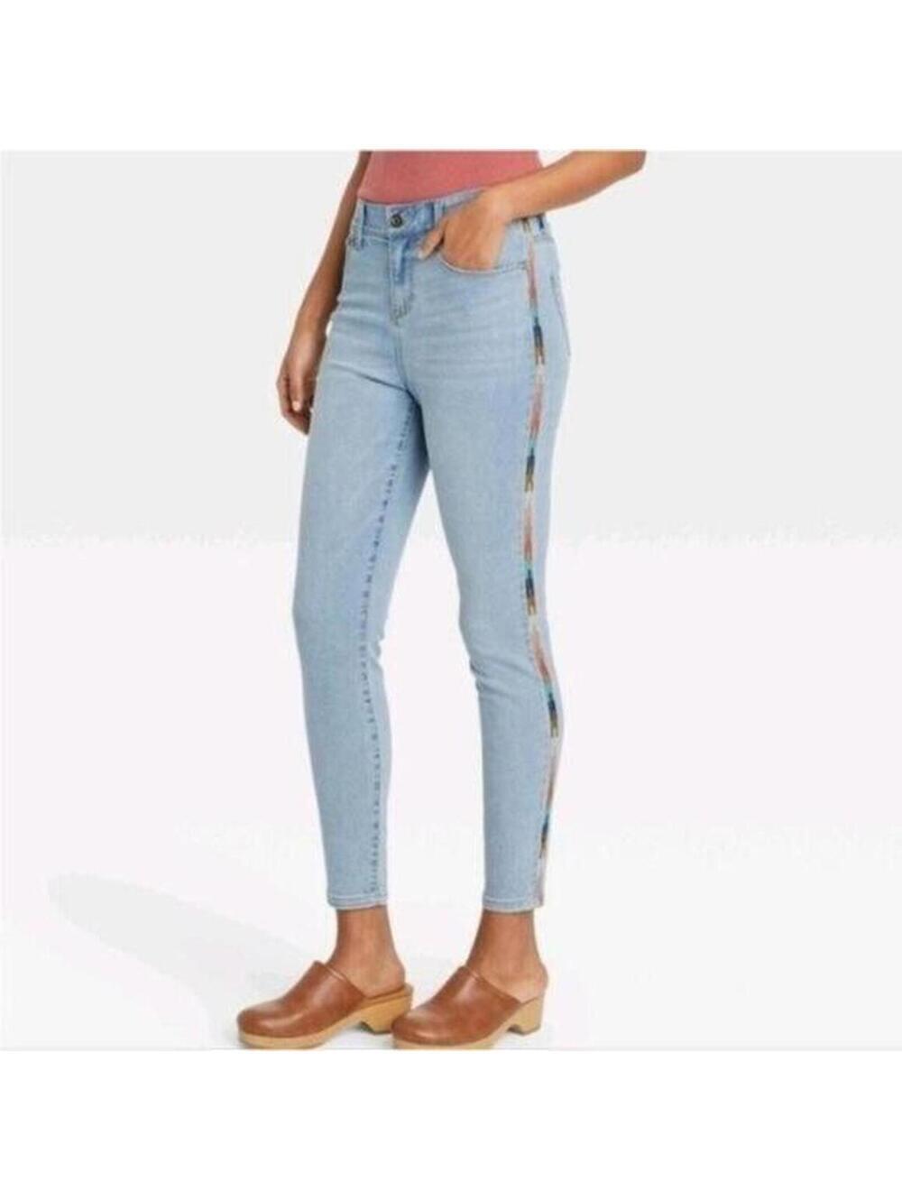 Knox Rose blue jeans with embroidery stripe down the side size 8 embroidered